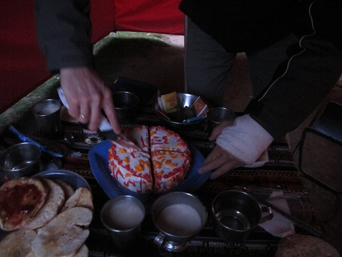 09_Day2_Birthday_cake_in_camp