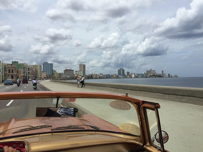 15_malecon-from-the-hood
