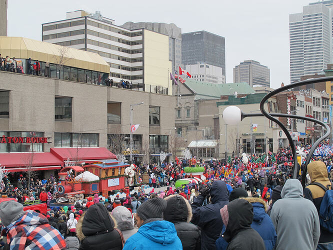 05_parade-from-the-crowd