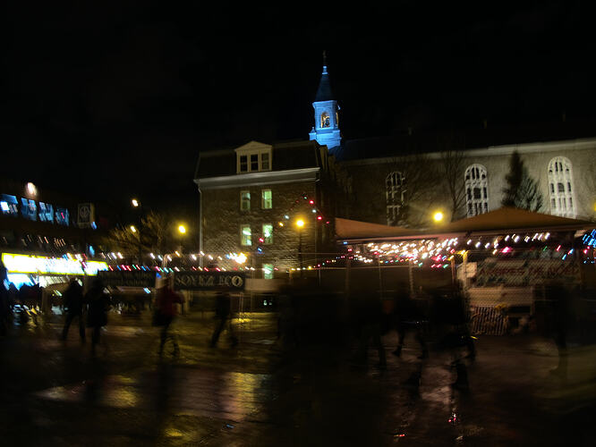20_christmas-market-at-night