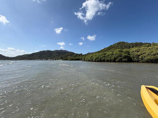 el-nido-kayaking-mangroves