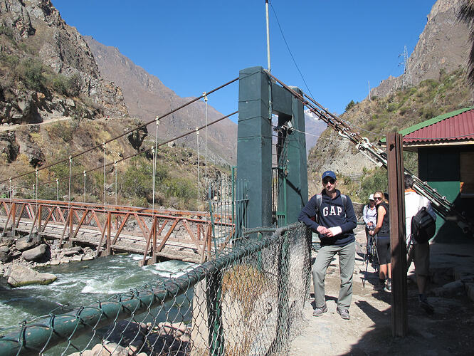 04_Day1_Urubamba_bridge