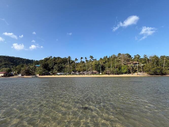 el-nido-beach-huts-view-from-sea