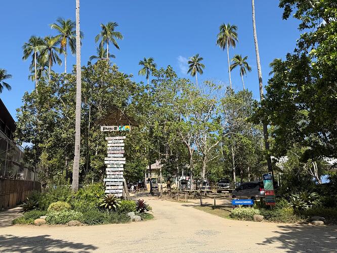 el-nido-lio-shops-sign