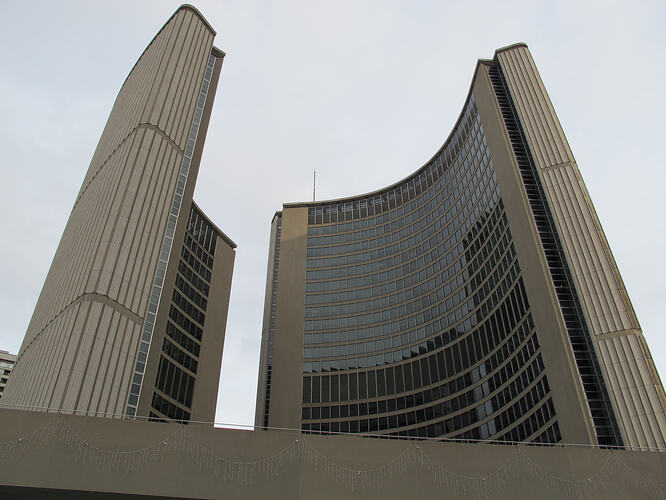 07_city-hall-curves