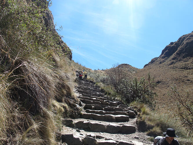 11_Day2_Stone_staircase_to_the_pass