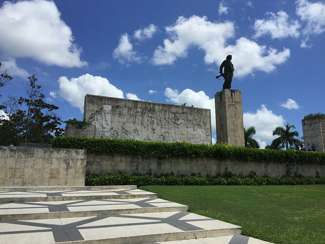 01_santa-clara-che-memorial