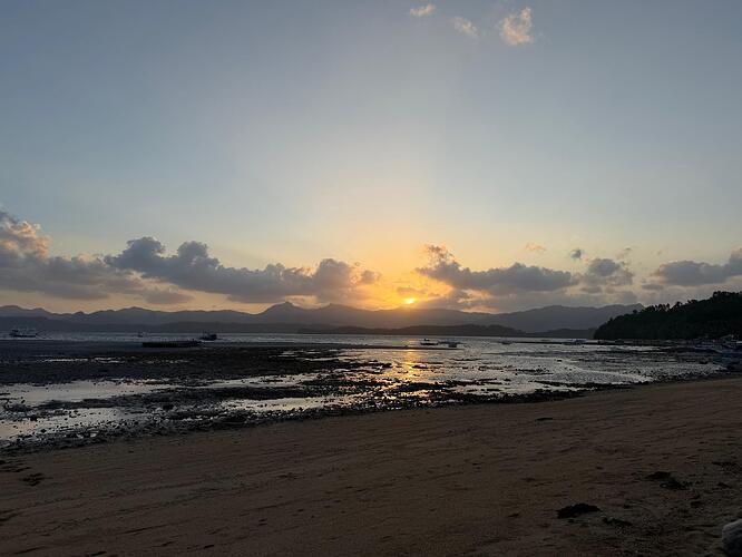 el-nido-sunset-low-tide-boats