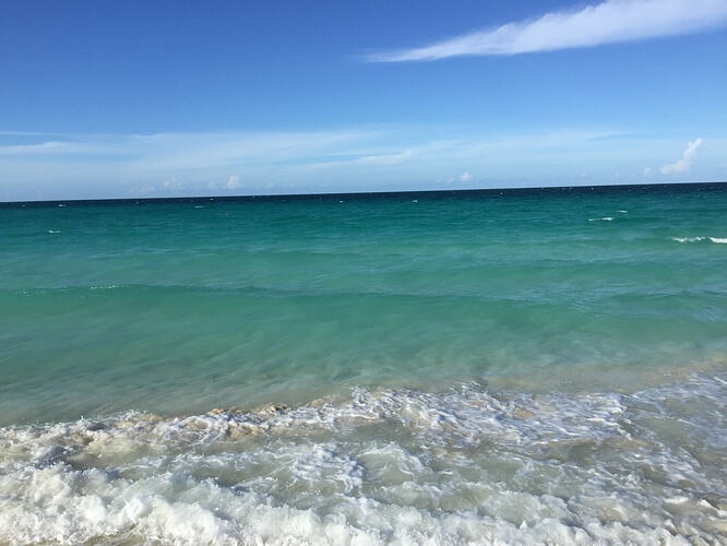 16_cayo-turquoise-water