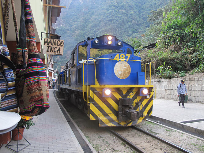 25_Day4_PeruRail_train_Aguas_Calientes