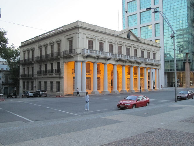 2016-02-05_1953_montevideo_palacio-estevez-facade