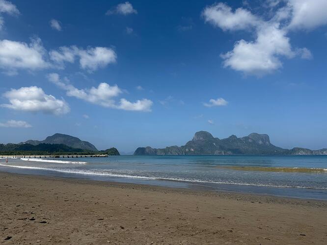el-nido-lio-beach-pier-karst