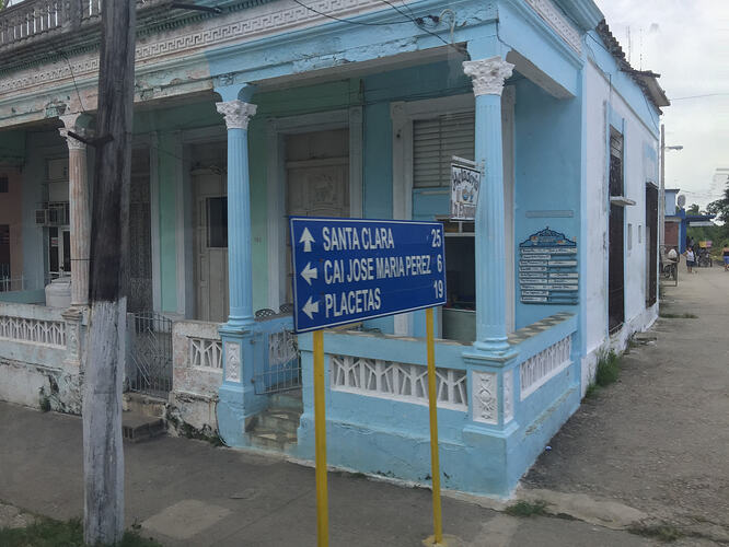 05_road-signs-santa-clara-placetas