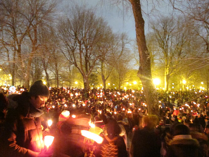 18_torches-close-up