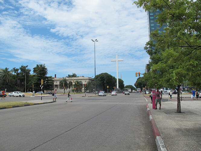 2016-02-06_1145_montevideo_cruz-del-papa