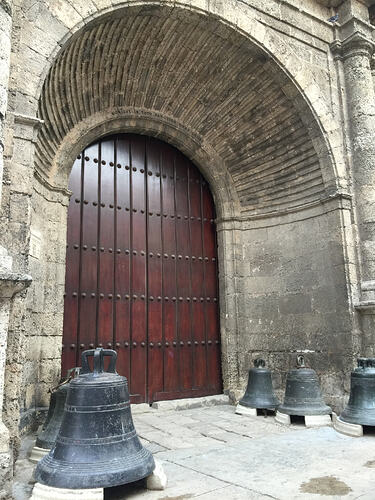 13_san-francisco-portal-and-bells