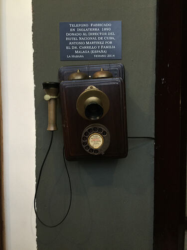 23_hotel-nacional-old-telephone